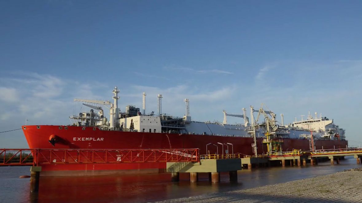 Ship to ship transfer of clean energy LNG